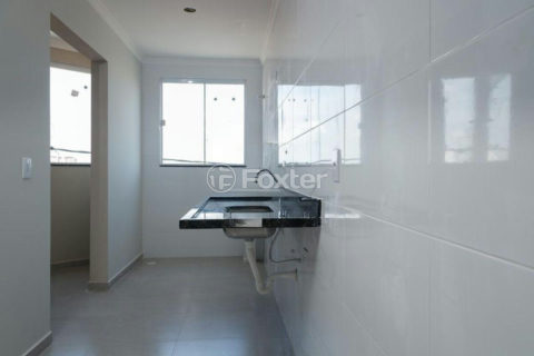 Image 2 - 1015942