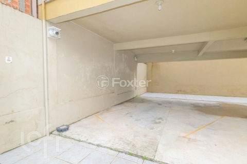 Image 38 - 1015974