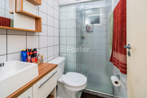 Image 32 - 1015976