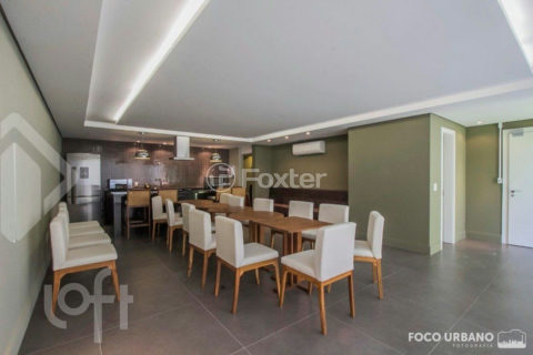 Image 32 - 1015977