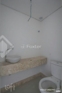 Image 4 - 1015977