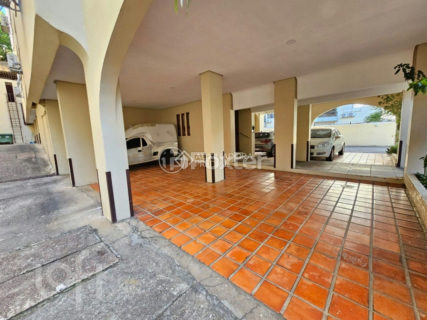 Image 3 - 1016100