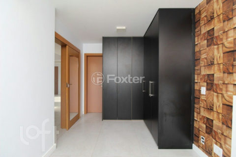 Image 44 - 1016221
