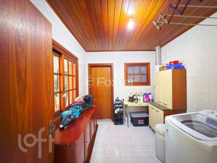 Image 39 - 1016240