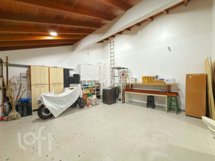 Image 37 - 1016240