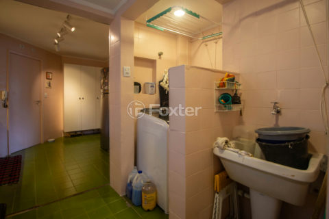 Image 20 - 1016288