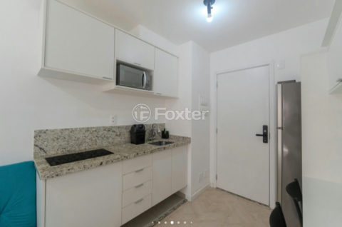 Image 8 - 1016322