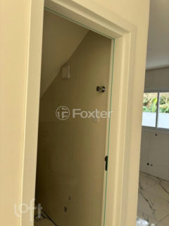 Image 21 - 1016338