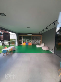 Image 21 - 1016395
