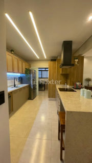 Image 4 - 1016526
