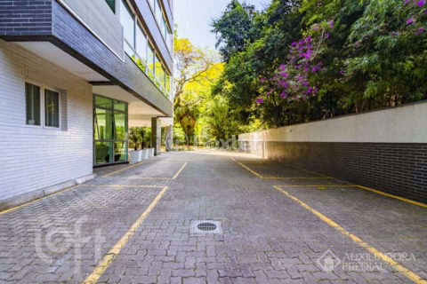 Image 41 - 1016571