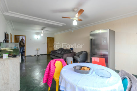 Image 4 - 1016577