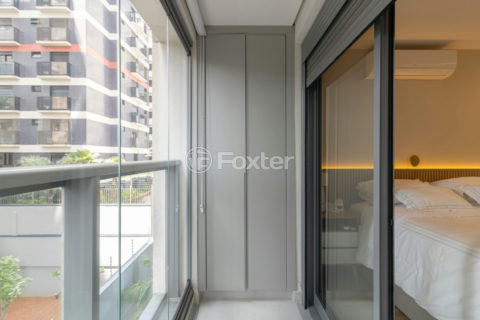 Image 21 - 1016585