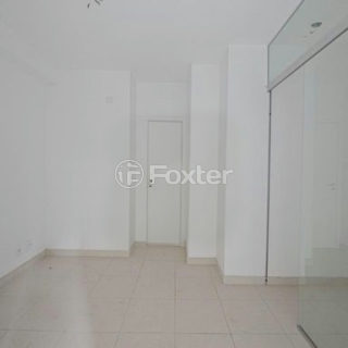 Image 2 - 1016677
