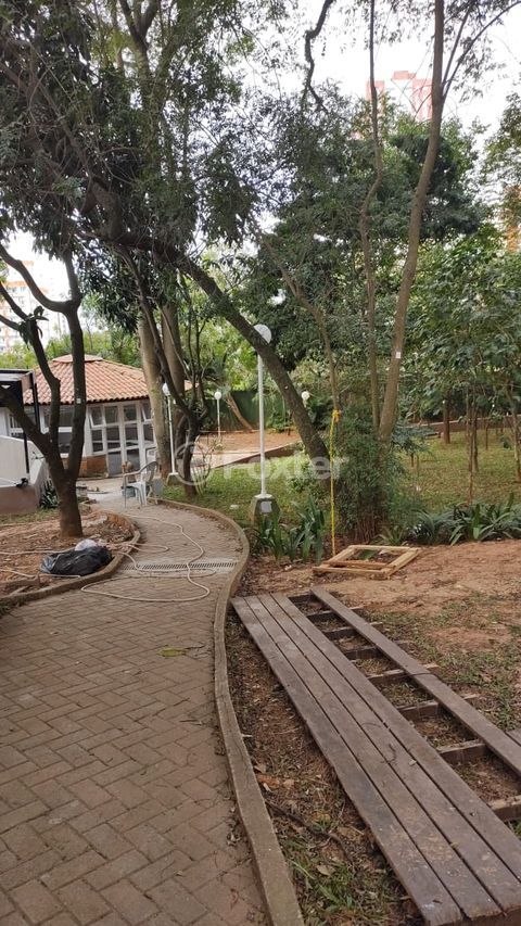 Image 34 - 1016812
