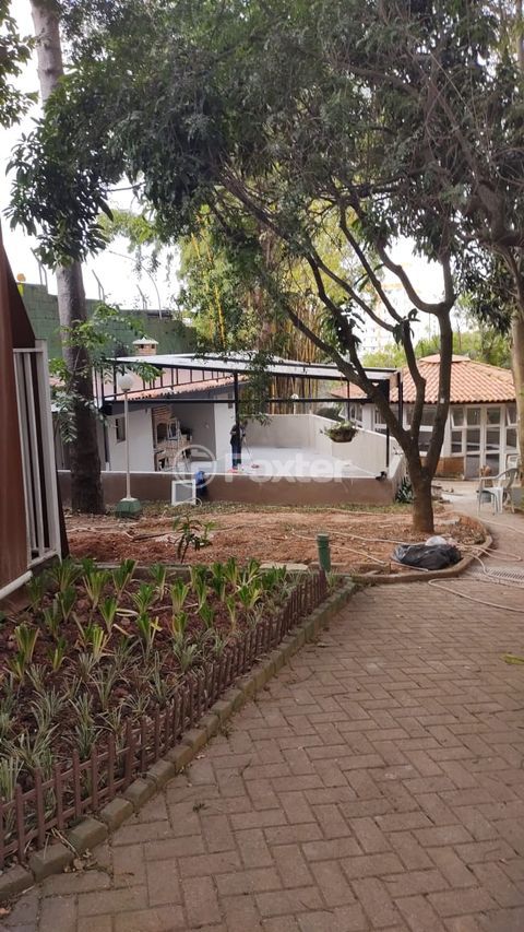 Image 29 - 1016812