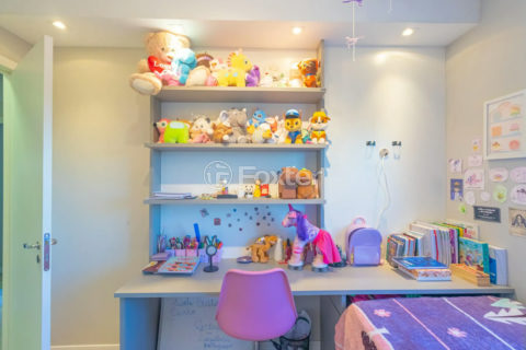 Image 19 - 1016859