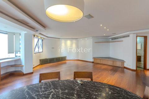 Image 4 - 1016887