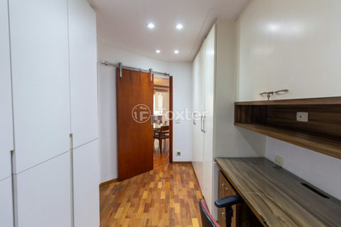Image 16 - 1016887