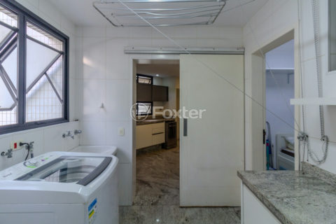 Image 11 - 1016887
