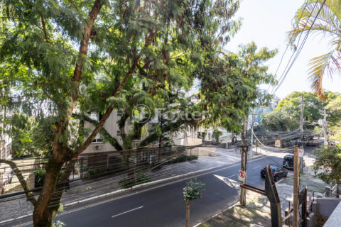 Image 8 - 1016905