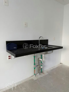 Image 2 - 1016943