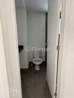 Image 4 - 1016943