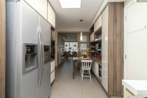 Image 28 - 1016944