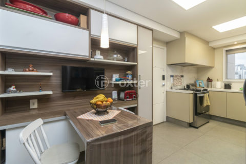 Image 26 - 1016944
