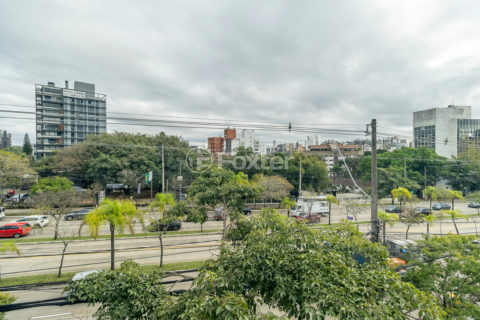 Image 8 - 1016952