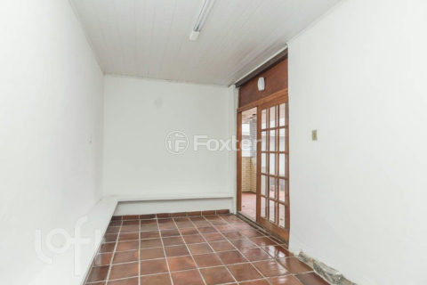 Image 37 - 1016960