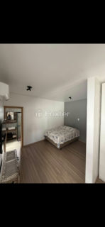 Image 4 - 1016990