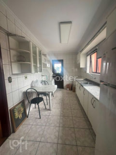 Image 6 - 1016994