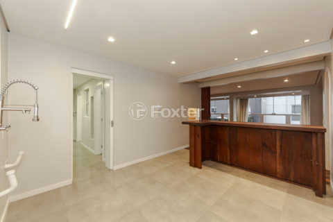Image 37 - 1016995