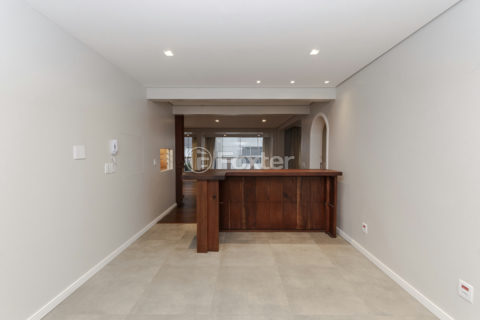 Image 36 - 1016995