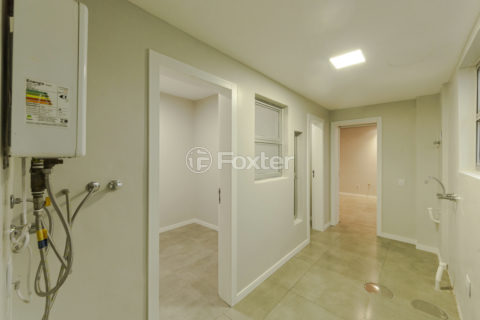 Image 42 - 1016995