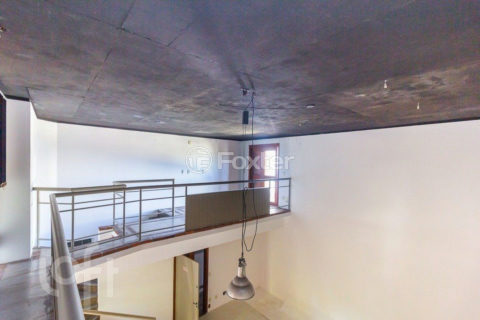 Image 33 - 1017001