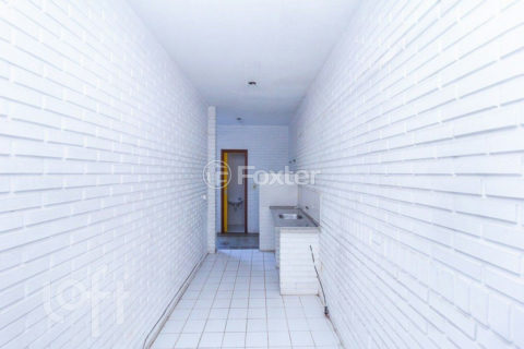 Image 28 - 1017001