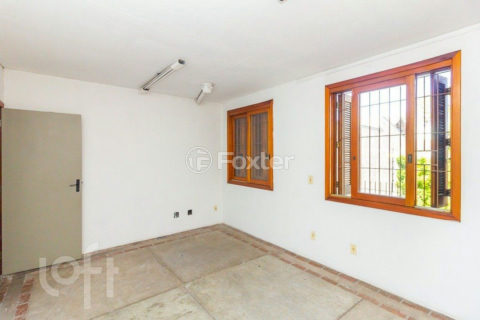 Image 23 - 1017001