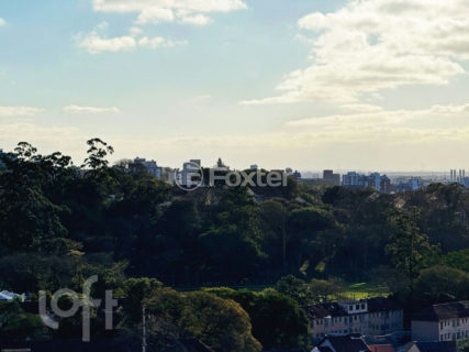 Image 44 - 1017056