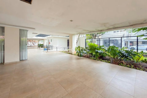 Image 40 - 1017074