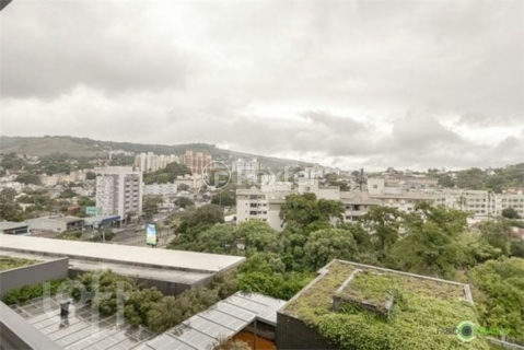 Image 11 - 1017077