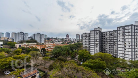 Image 37 - 1017100