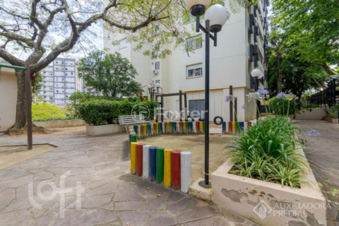 Image 30 - 1017100