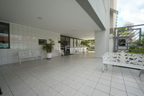 Image 32 - 1017106