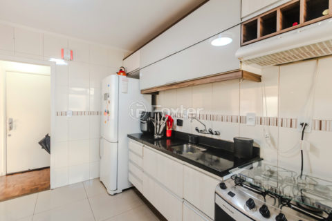 Image 33 - 1017135
