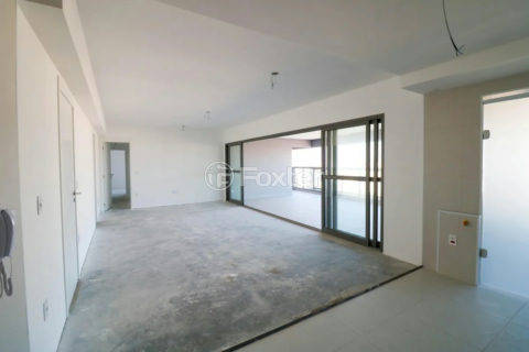 Image 31 - 1017145
