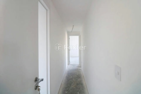 Image 33 - 1017145