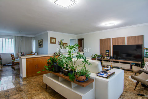 Image 1 - 1017155