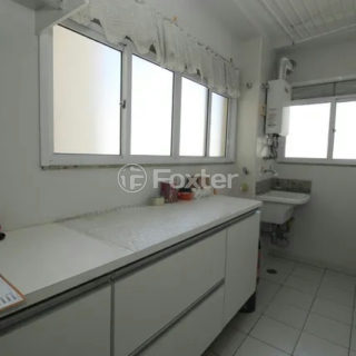Image 21 - 1017172